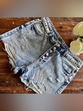 Distressed Denim Shorts with Button Fly and Peekaboo Floral Fabric Sz L NWOT